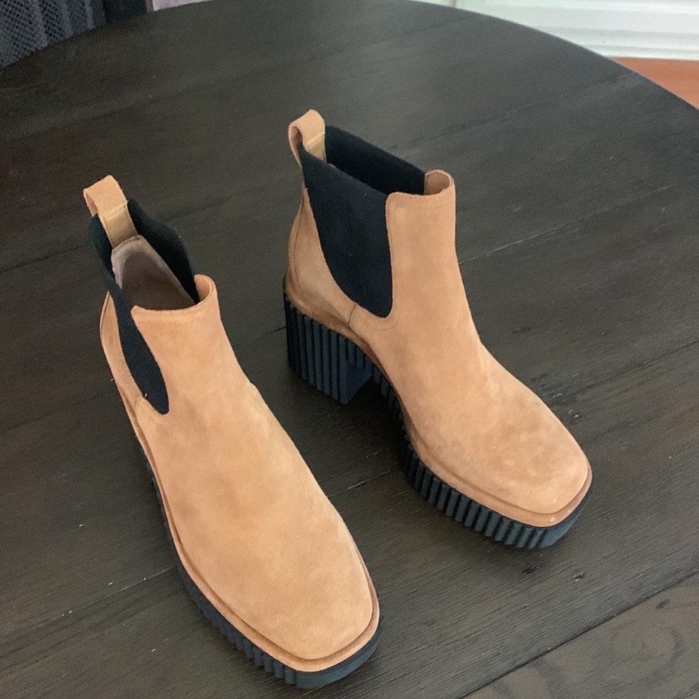 New Gianni Bini Women's Ryker Suede Lug Sole Platform Boots Booties